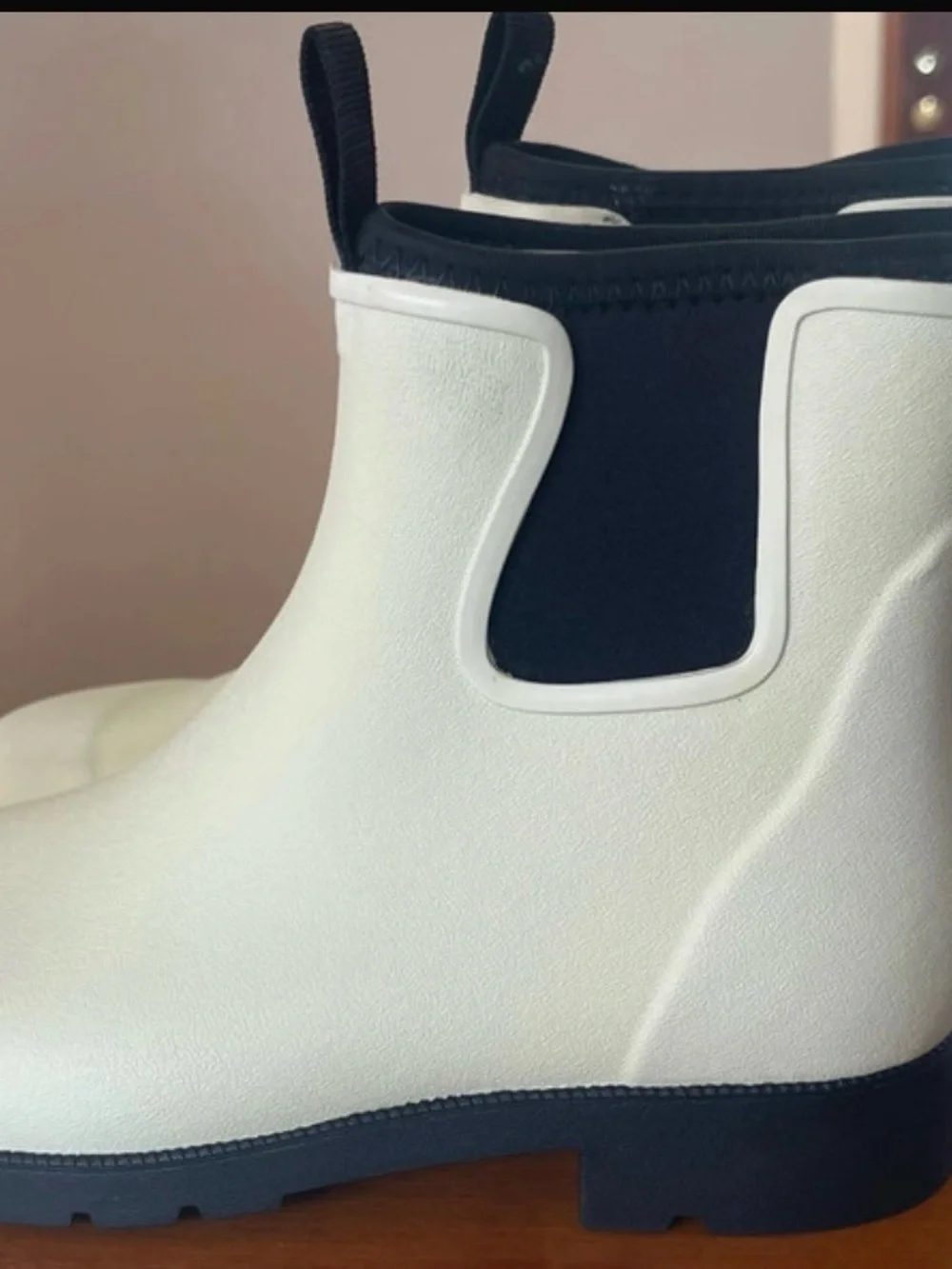 Quince Women’s Chelsea Rain Boots - Stone/Cream/Black - Size 6 - NWT
